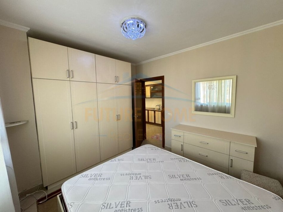 Tirane, shitet apartament 1+1 Kati 8, 56 m² 88.000 € (Unaza e Re)