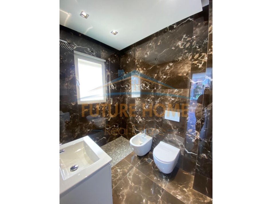 Tirane, shitet apartament 2+1+Ballkon Kati 1, 120 m² 210.000 € (Kopshti Botanik)