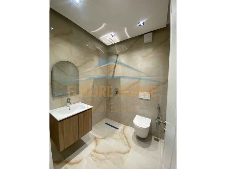 Tirane, shitet apartament 2+1+Ballkon Kati 1, 120 m² 210.000 € (Kopshti Botanik)