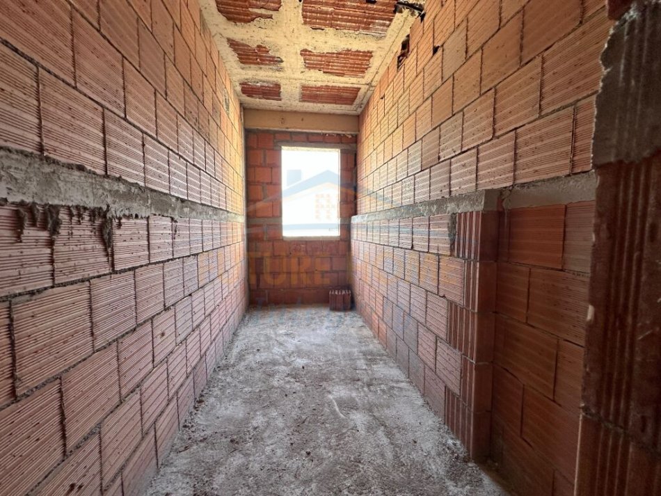 Tirane, shitet apartament 2+1+Ballkon Kati 5, 107 m² 199.000 € (Bulevardi i ri)
