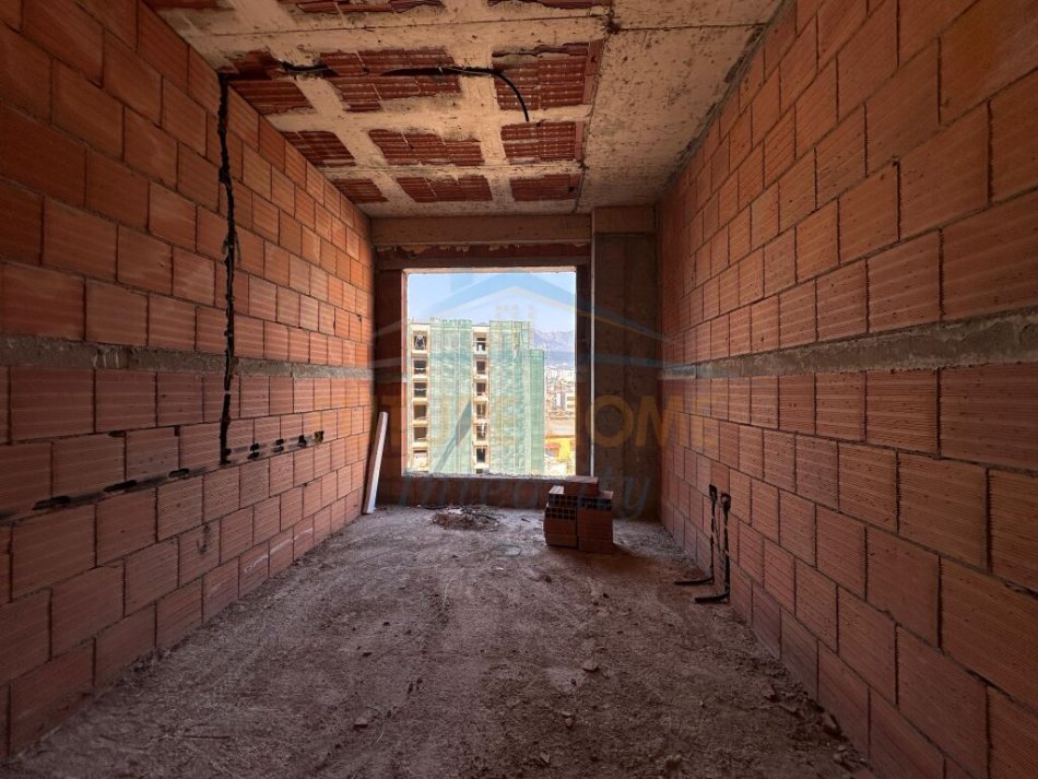Tirane, shitet apartament 2+1+Ballkon Kati 5, 107 m² 199.000 € (Bulevardi i ri)