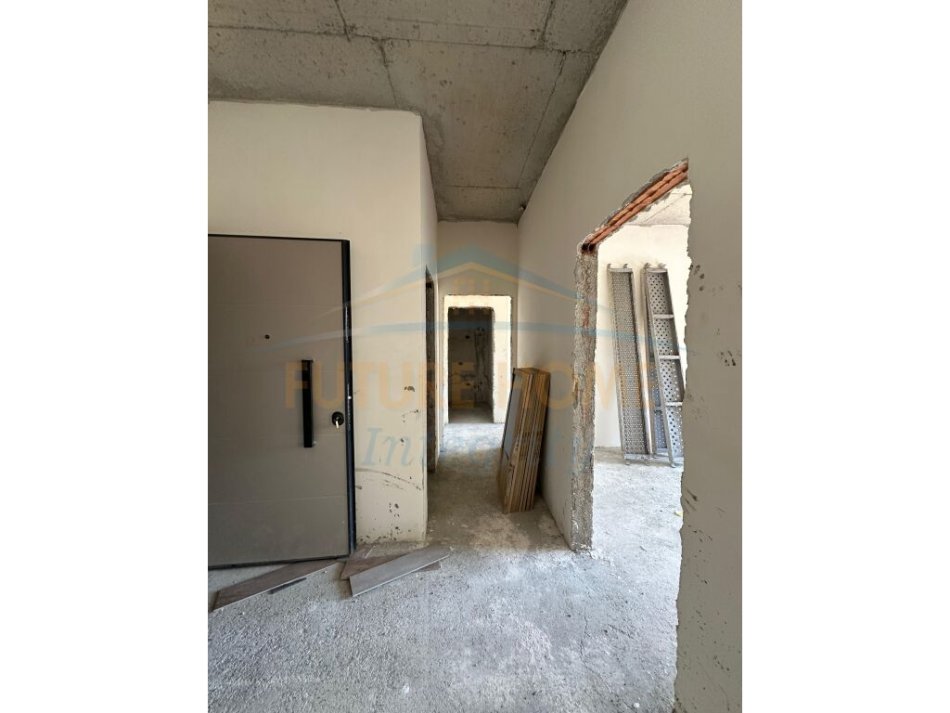 Tirane, shitet apartament 2+1 Kati 2, 86 m² 160.000 € (Rruga Bedri Karapici , prane Spitalit Amerikan 3)