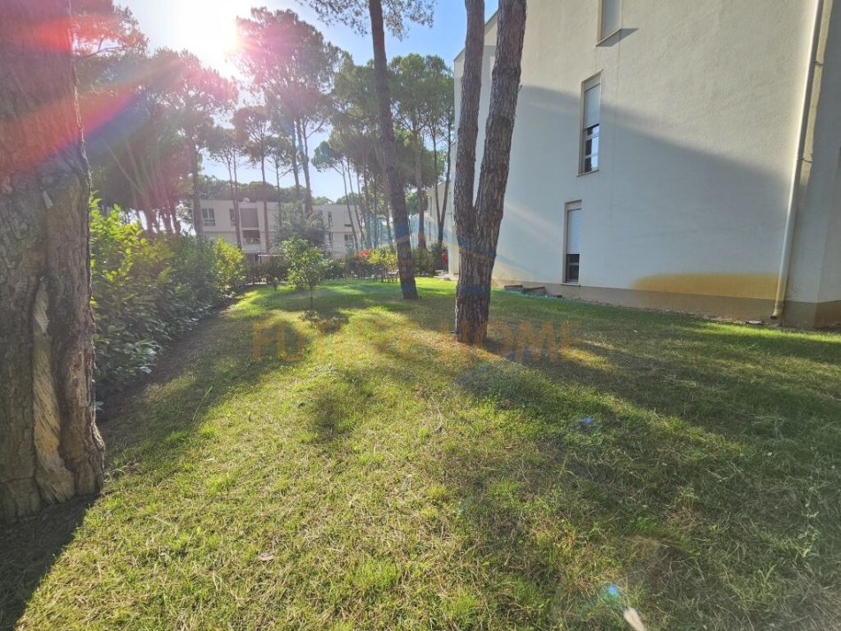 Durres, shitet apartament 2+1+Ballkon Kati 0, 90 m² 320.000 € (GJIRI I LALZIT,DURRES)