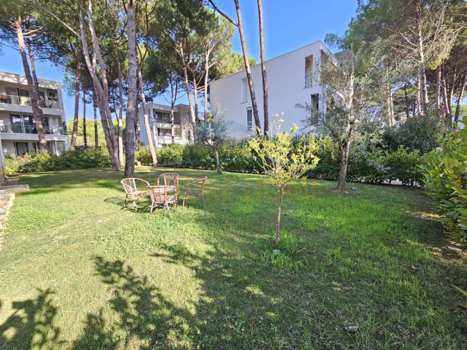 Durres, shitet apartament 2+1 Kati 0, 450 m² 320.000 € (San Pietro Gjiri Lalzit .)