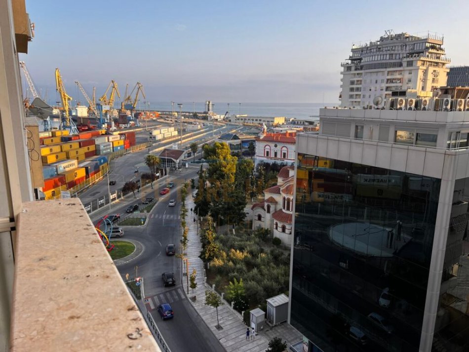 Durres, jepet me qera apartament 3+1+Ballkon Kati 7, 140 m² 550 € (Durres)