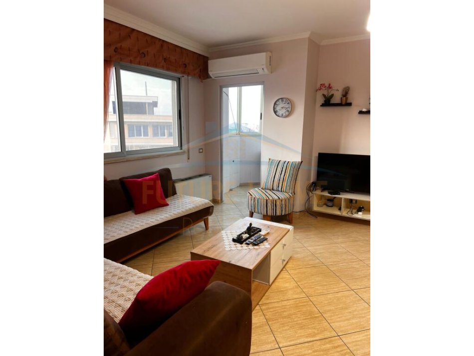 Durres, jepet me qera apartament 3+1+Ballkon Kati 7, 140 m² 550 € (Durres)