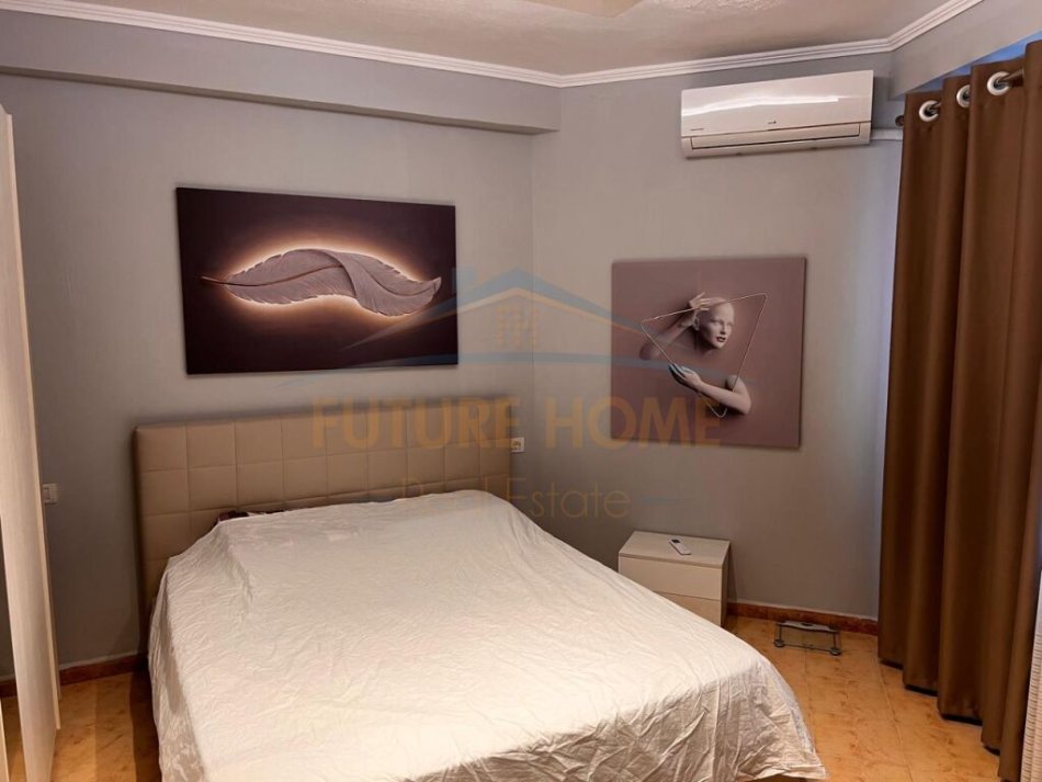 Durres, jepet me qera apartament 1+1+Ballkon Kati 7, 62 m² 400 € (RRUGA ADRIA)