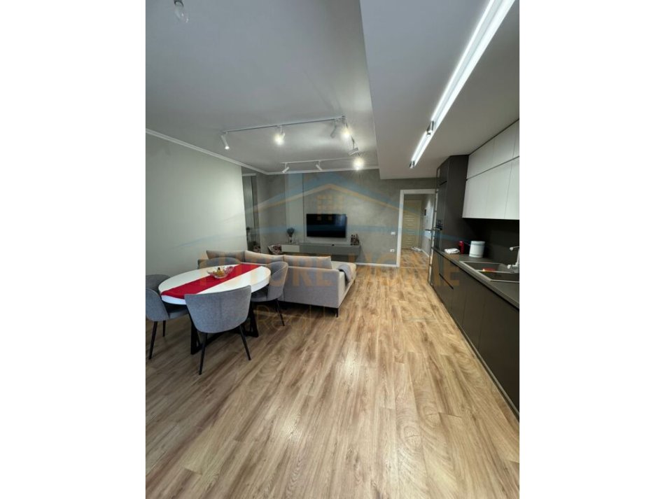 Tirane, shes apartament 2+1+Aneks+Ballkon Kati 4, 110 m² 219.000 € (RRUGA E DIBRES)
