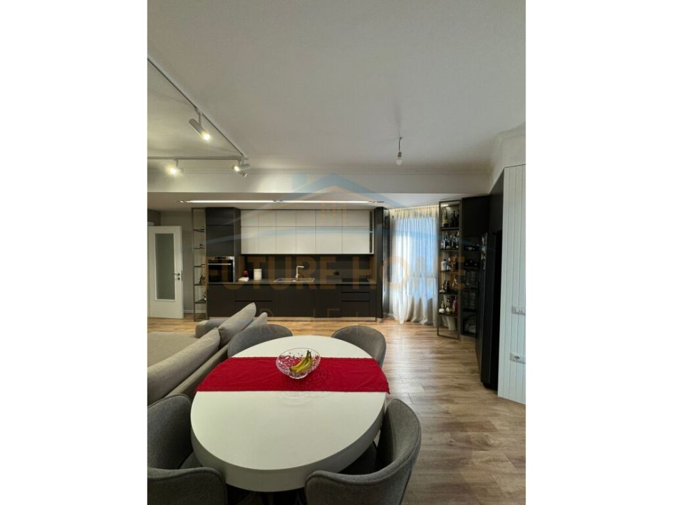 Tirane, shitet apartament 2+1+Ballkon+Post Parkimi,  Kati 4, 111 m² 219.000 € (Rruga e Dibres, Farmacia 10)