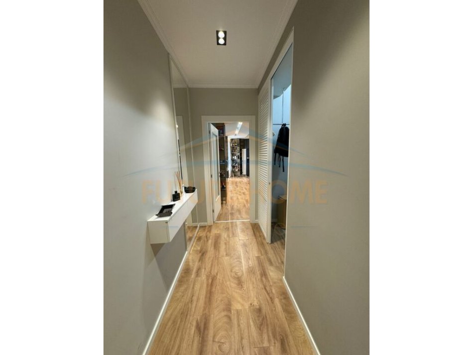 Tirane, shitet apartament 2+1+Ballkon+Post Parkimi,  Kati 4, 111 m² 219.000 € (Rruga e Dibres, Farmacia 10)