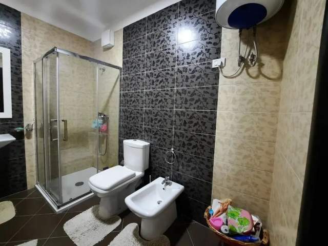 Tirane, jepet me qera apartament 2+1+BLK Kati 2, 107 m² 500 Euro (jordan misja)