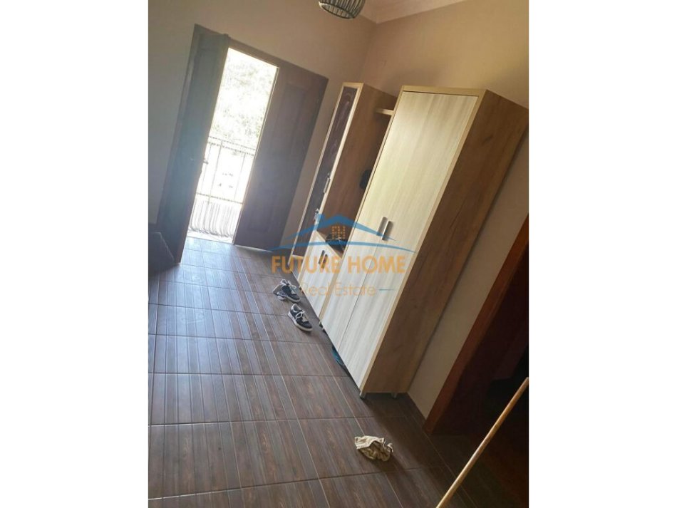 Tirane, jepet me qera Vile 3+1+Ballkon Kati 2, 700 m² 1.000 € (Valias, Kamez)