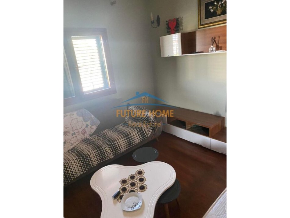 Tirane, jepet me qera Vile 3+1+Ballkon Kati 2, 700 m² 1.000 € (Valias, Kamez)