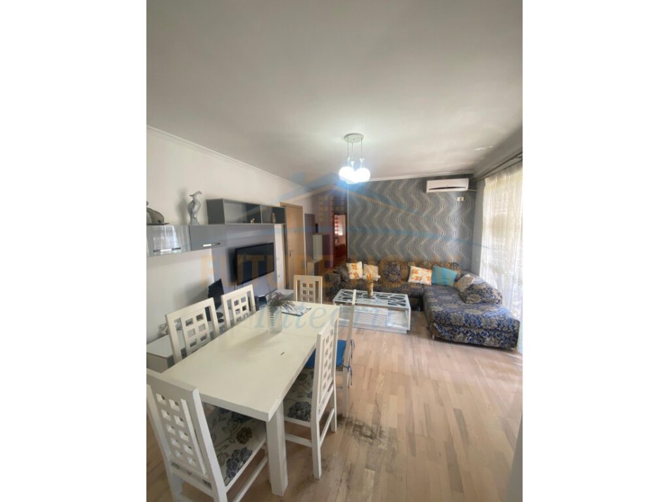 Tirane, jepet me qera apartament 2+1+Ballkon Kati 3, 95 m² 750 € (Jordan Misja)