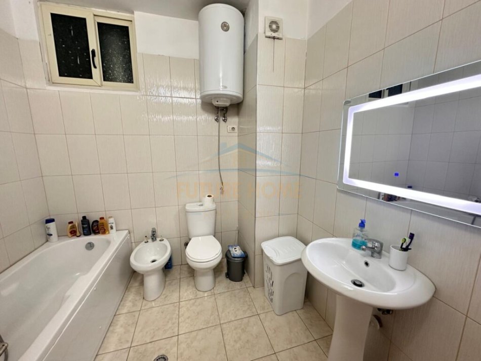 Tirane, jepet me qera apartament 2+1+Ballkon Kati 2, 100 m² 600 € (Don Bosko)