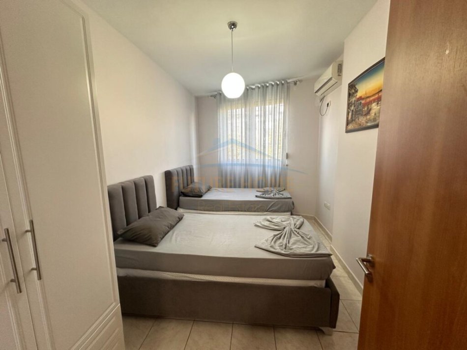 Tirane, jepet me qera apartament 2+1+Ballkon Kati 2, 100 m² 600 € (Don Bosko)