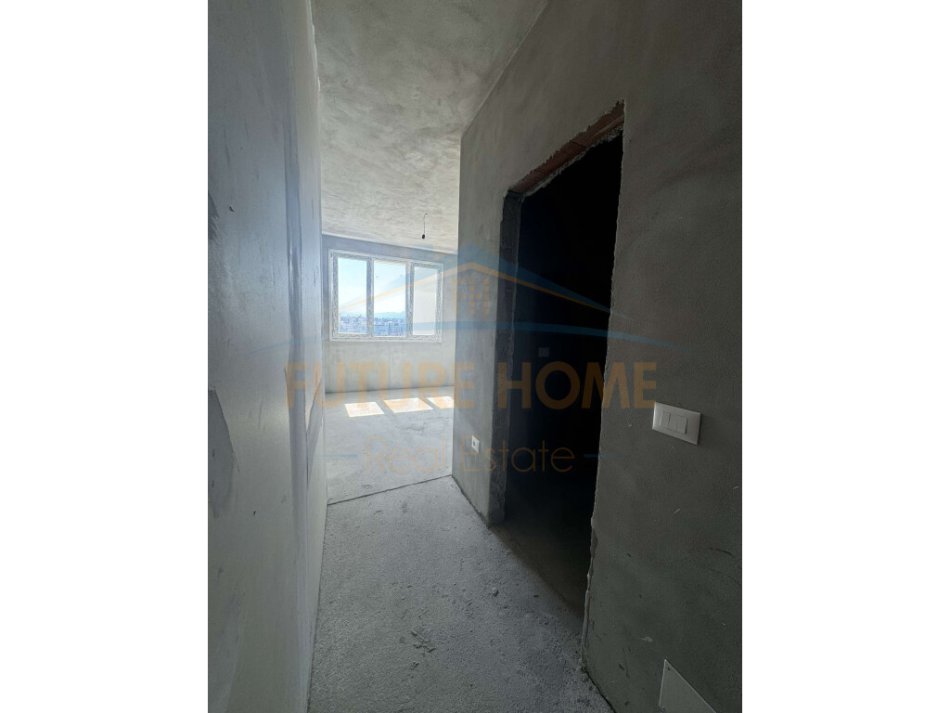 Tirane, shitet apartament 3+1+Ballkon Kati 10, 136 m² 205.000 € (Unaza e Re)