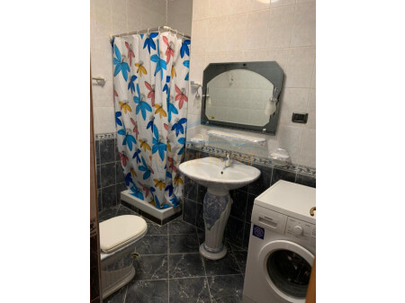 Tirane, jepet me qera apartament 2+1+Ballkon Kati 10, 103 m² 900 € (Qera, Apartament 2+1+2 + Post Parkimi, perballe Prokurorise se Pergjithshme, Rruga Qemal Stafa, Tirane, AREA43387)