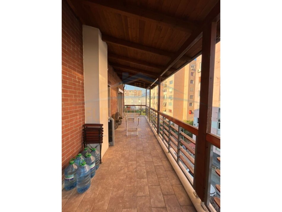 Tirane, shitet apartament duplex 3+1+Ballkon Kati 3, 150 m² 350.000 € (Dritan Hoxha)