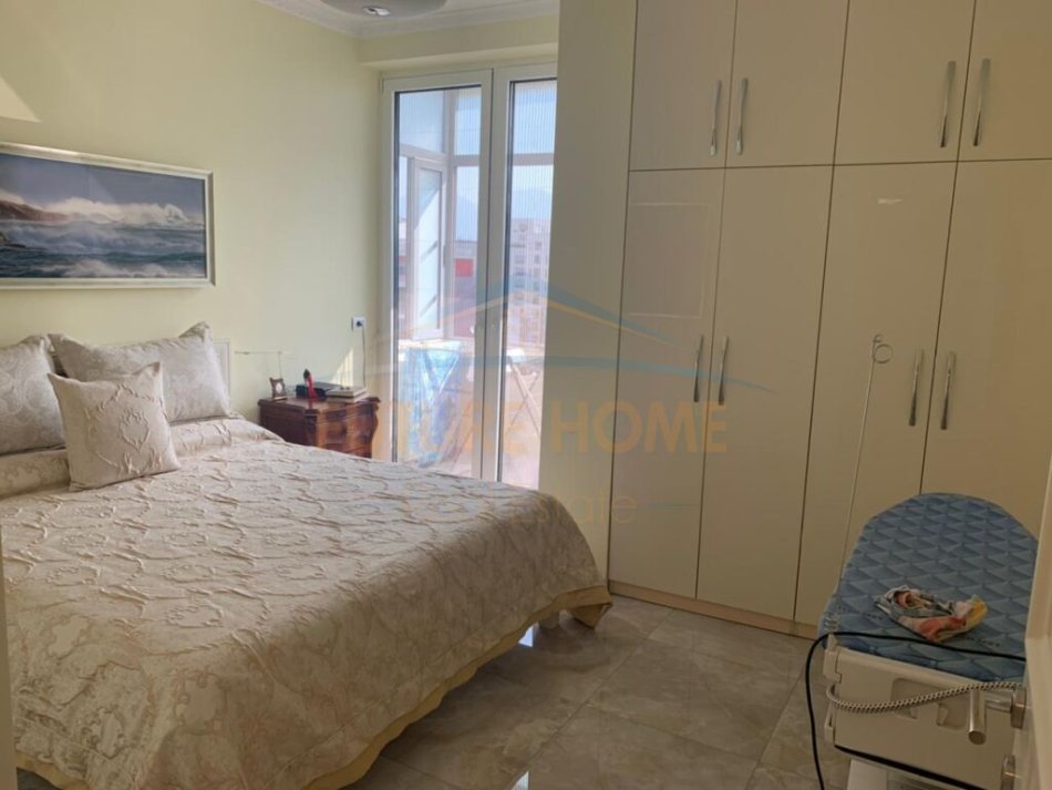 Tirane, jap me qera apartament 2+1 Kati 6, 73 m² 550 € (ISH PARKU I AUTOBUZAVE)