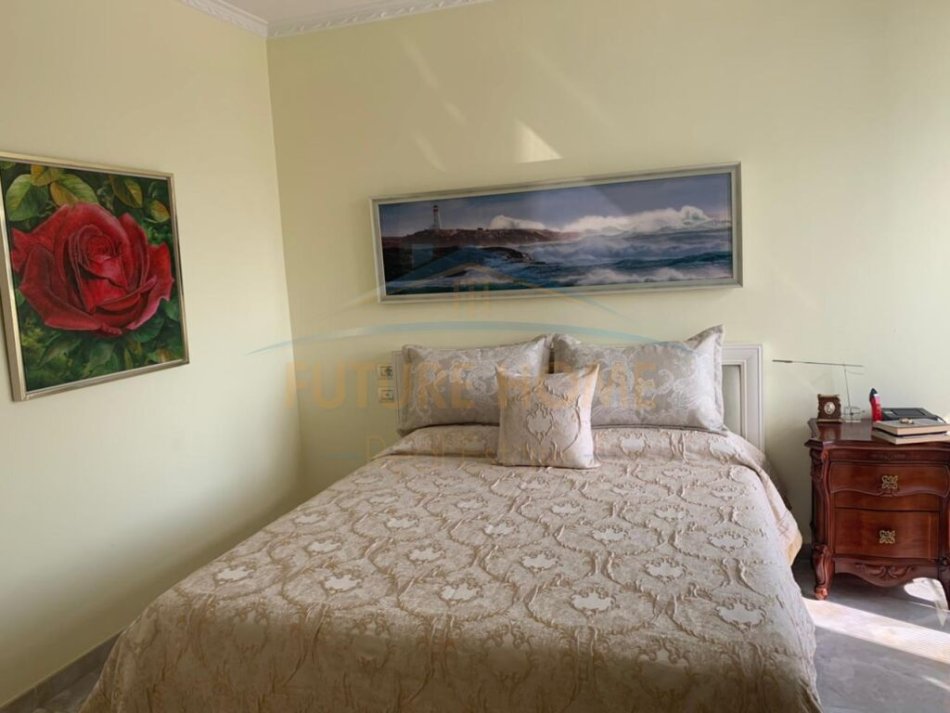 jepet me qera apartament 2+1+Ballkon Kati 6, 73 m² 600 € (Ish Parku i Autobuzave)