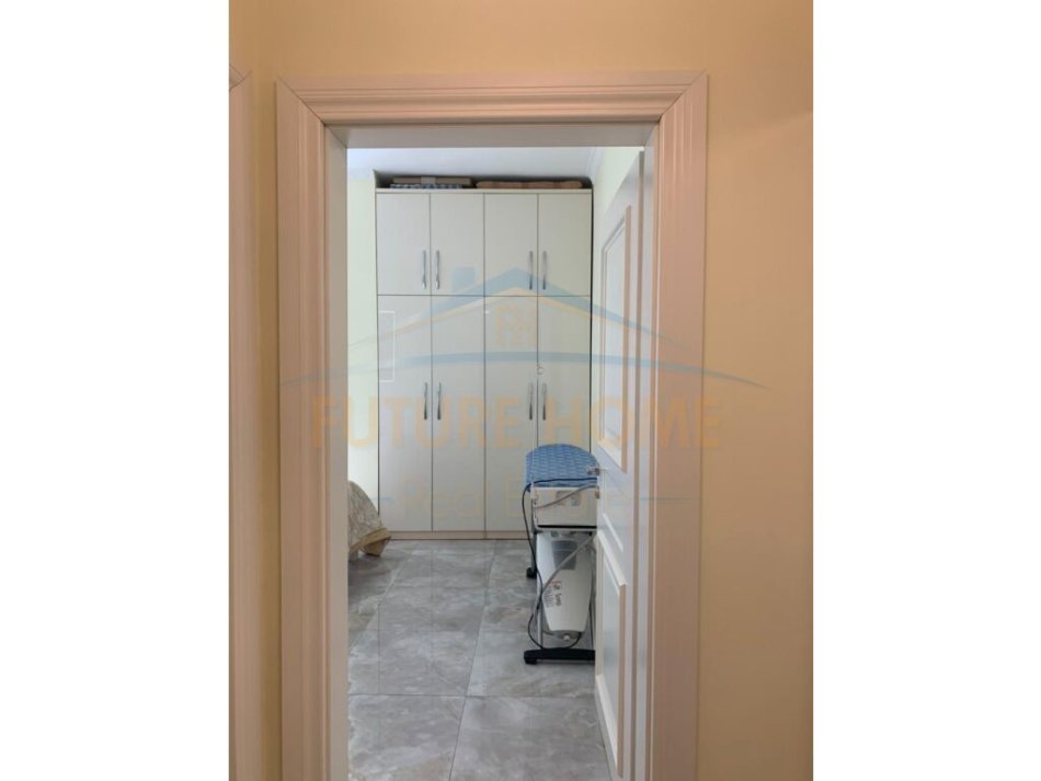 Tirane, jepet me qera apartament 2+1 Kati 6, 75 m² 600 € (Ish Parku i Autobuzave)