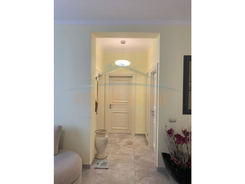 Tirane, jepet me qera apartament 2+1 Kati 6, 75 m² 600 € (Ish Parku i Autobuzave)