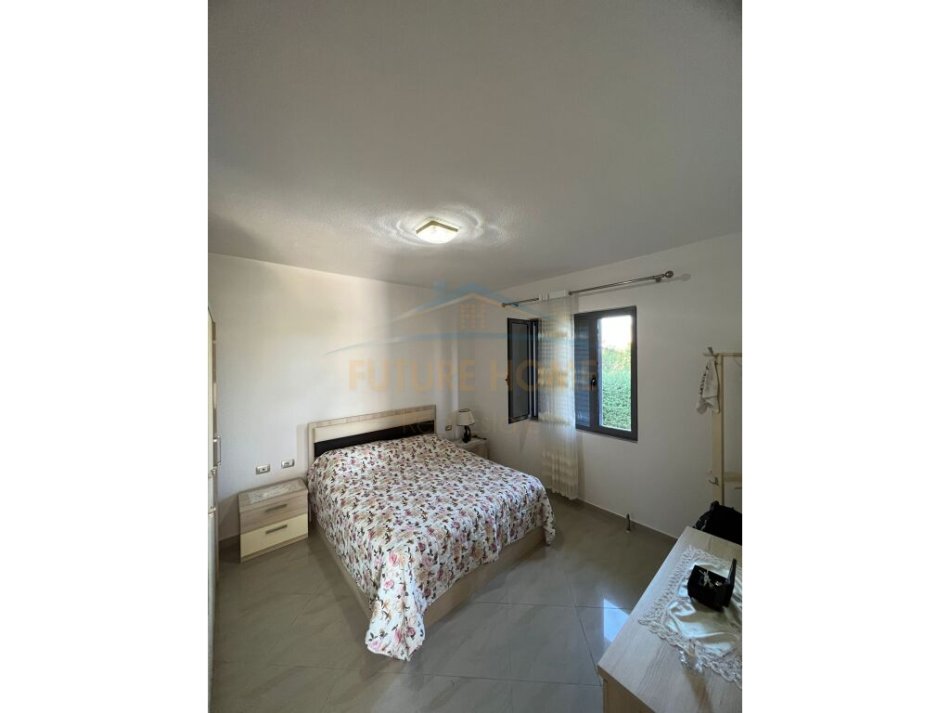 Pogradec, shitet Vile 3+1+Ballkon Kati 3, 384 m² 210.000 € (Pogradec)