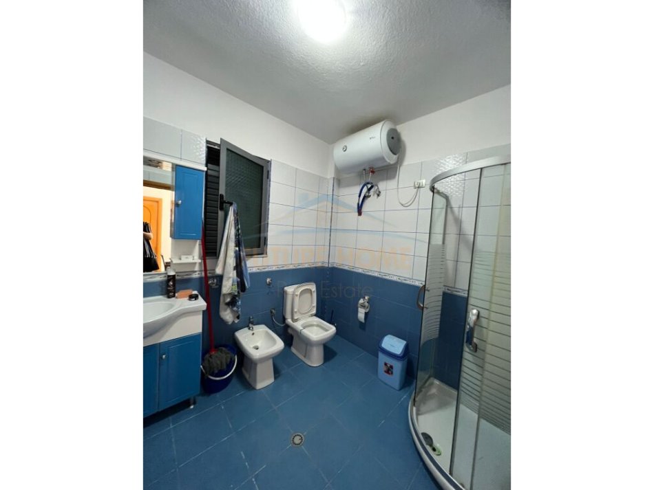 Pogradec, shitet Vile 3+1+Ballkon Kati 3, 384 m² 210.000 € (Pogradec)