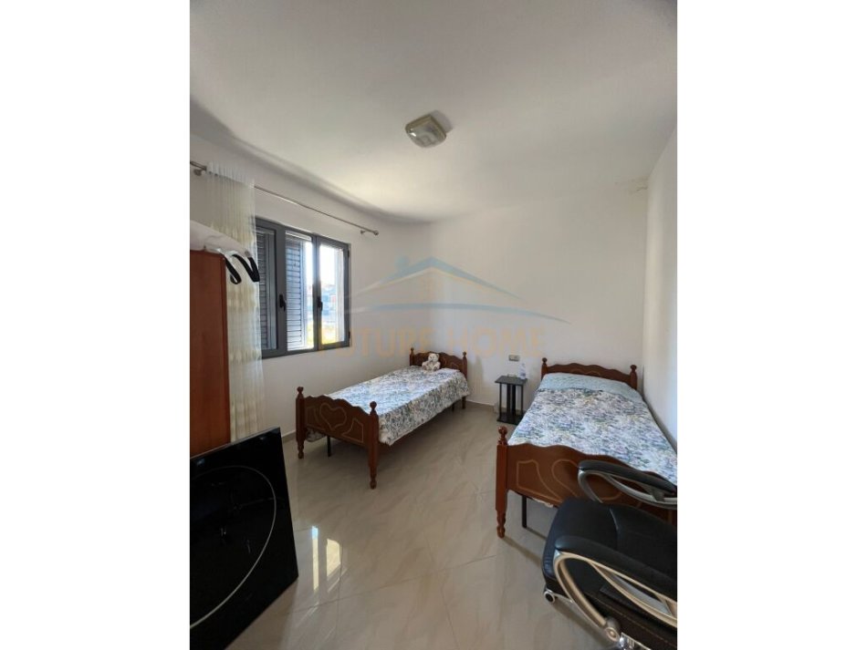 Pogradec, shitet Vile 3+1+Ballkon Kati 3, 384 m² 210.000 € (Pogradec)