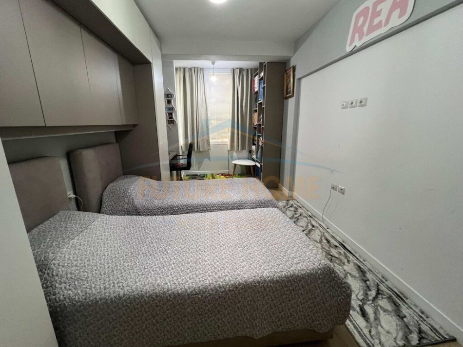 Tirane, shitet apartament 2+1 Kati 6, 102 m² 140.000 € (Yzberisht)