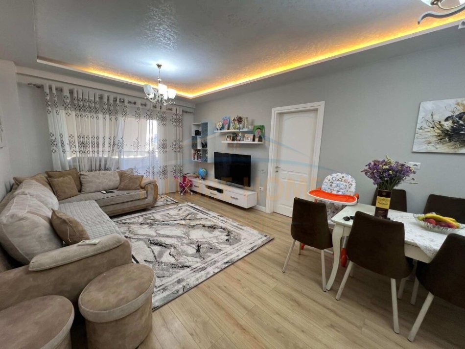 Tirane, shitet apartament 2+1 Kati 6, 102 m² 140.000 € (Yzberisht)