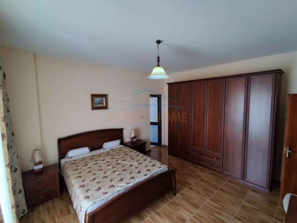 Tirane, jepet me qera apartament 2+1+Ballkon Kati 4, 100 m² 600 € (Jeronim De Rada)