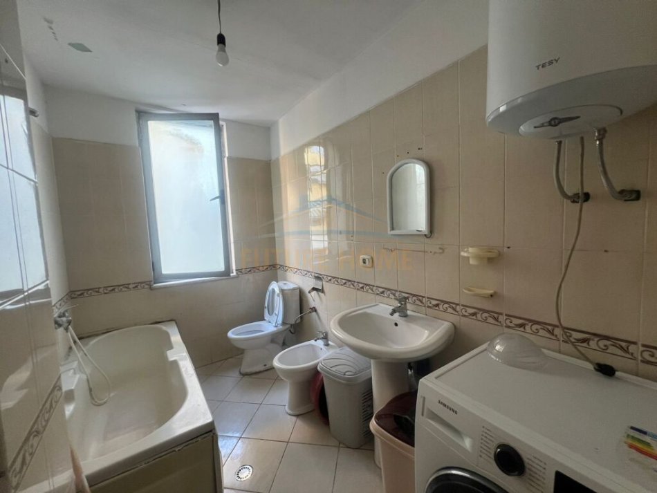 Tirane, jepet me qera apartament 2+1 Kati 6, 112 m² 400 € (RRUGA E KAVAJES)