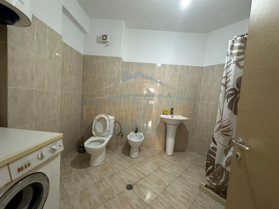 Tirane, shitet apartament 1+1+Ballkon Kati 6, 75 m² 72.000 € (Unaza e Re)