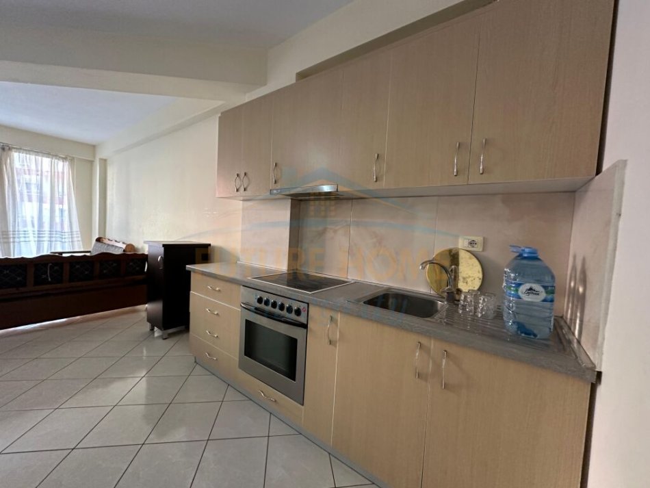 Tirane, shitet apartament 1+1+Aneks+Ballkon , 75 m² 72.000 € (unaza e re)