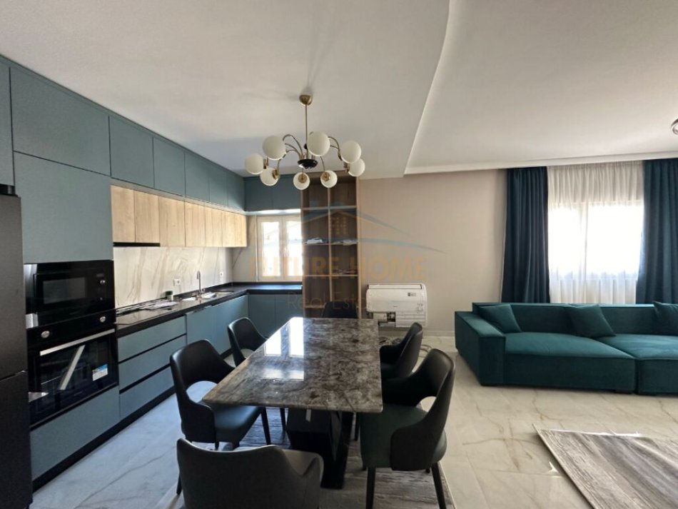 Tirane, jepet me qera apartament 2+1+Ballkon Kati 1, 117 m² 1.000 € (Farke)
