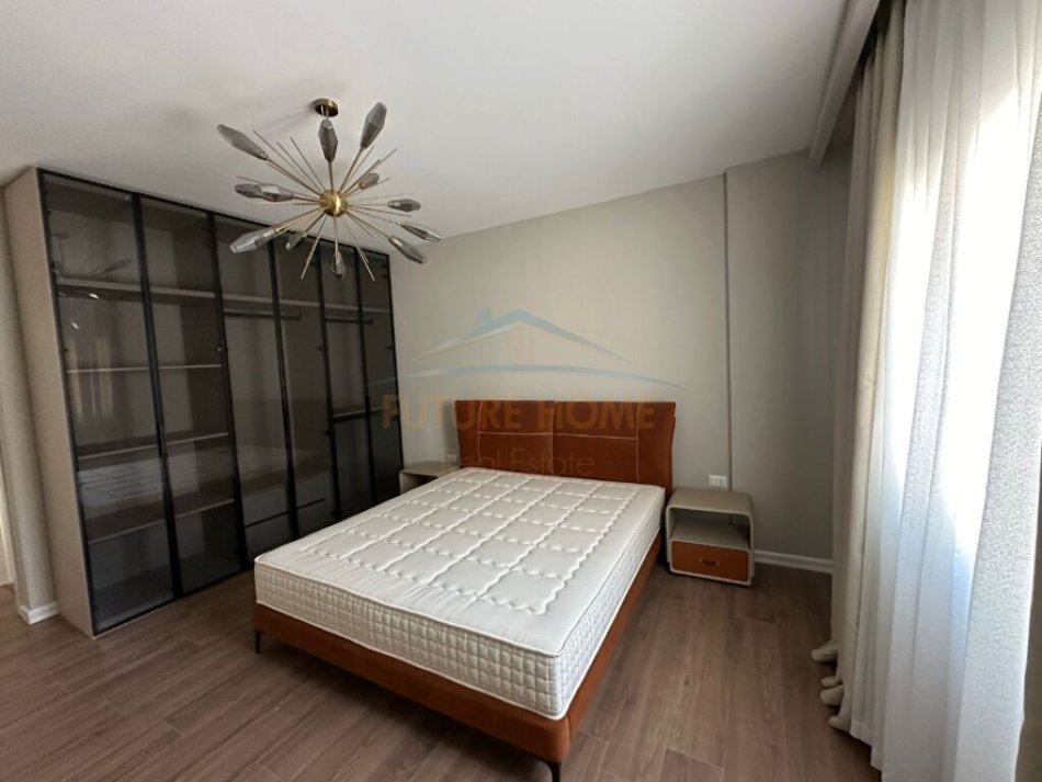 Tirane, jepet me qera apartament 2+1+Ballkon Kati 1, 117 m² 1.000 € (Farke)