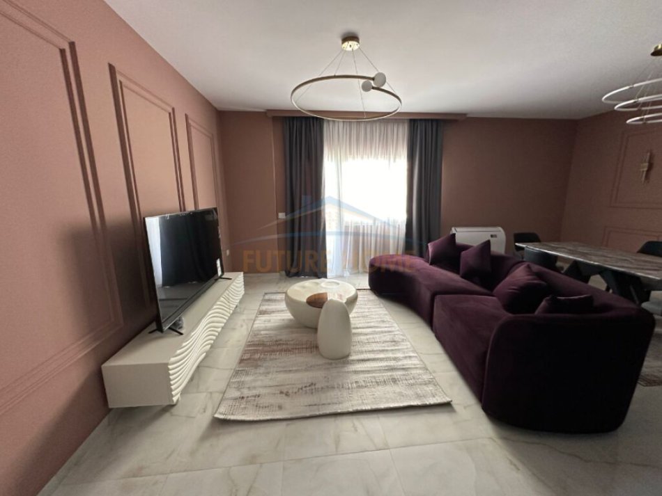 Tirane, jepet me qera apartament 1+1+Ballkon Kati 1, 80 m² 700 € (Panorama e Liqenit Farke)