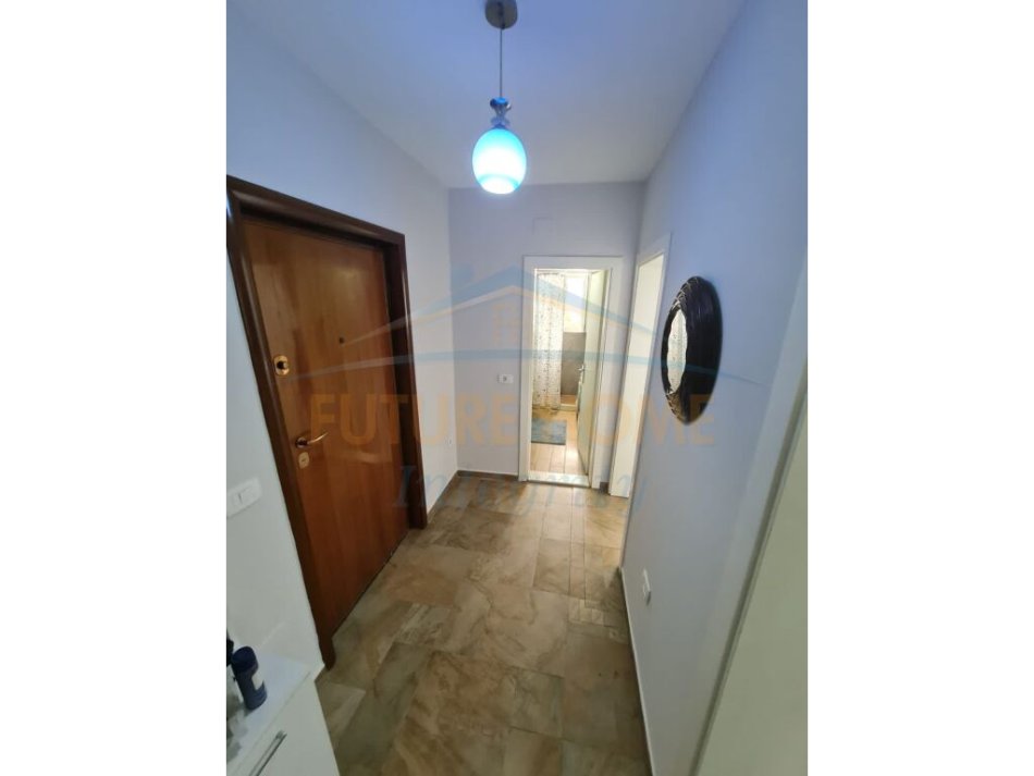 Tirane, jepet me qera apartament 2+1 Kati 3, 65 m² 600 € (Xhamia e Tabakeve)