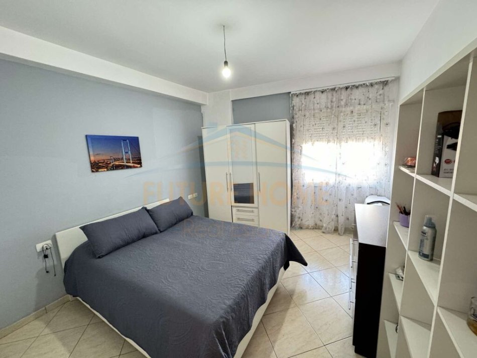 Tirane, shitet apartament 2+1+Ballkon Kati 3, 89 m² 129.000 € (Unaza E Re)