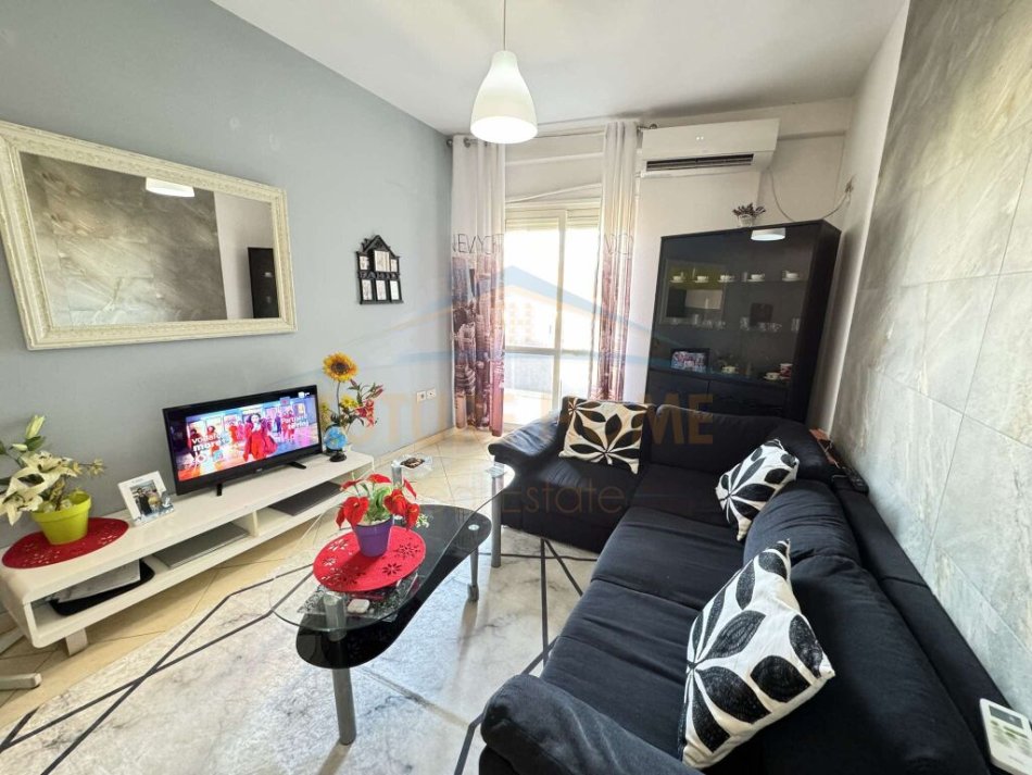 Tirane, shitet apartament 2+1+Aneks+Ballkon Kati 3, 98 m² 129.000 € (unaza e re)