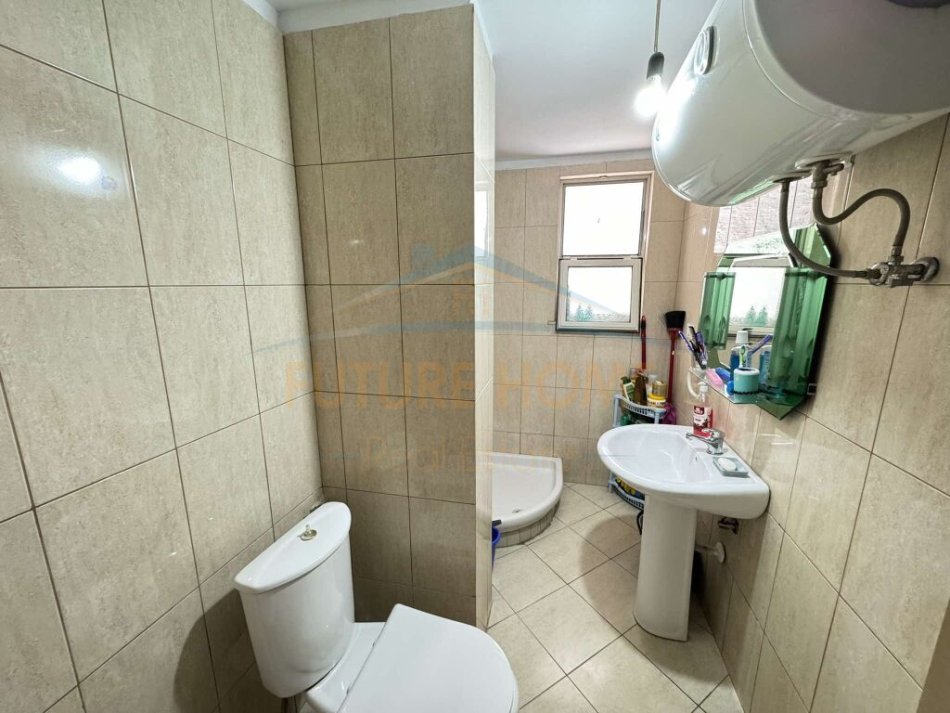 Tirane, shitet apartament 2+1+Ballkon Kati 3, 89 m² 129.000 € (Unaza E Re)