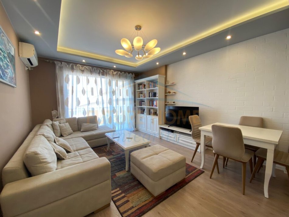 Tirane, jepet me qera apartament 2+1+Ballkon Kati 6, 98 m² 650 € (Ali Demi)