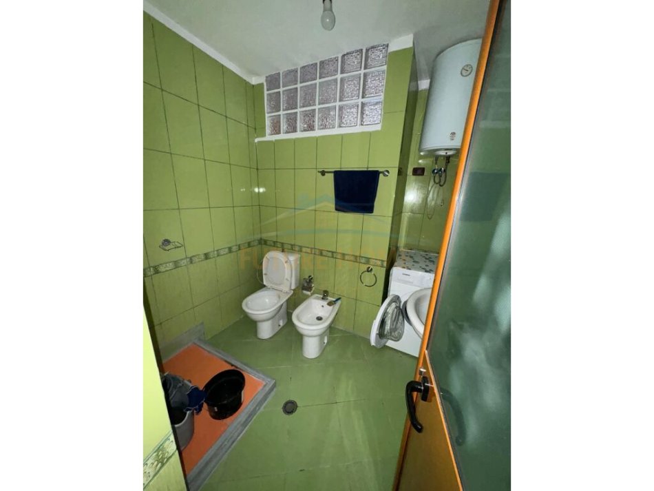 Tirane, jepet me qera apartament 2+1 Kati 3, 90 m² 500 € (Laprakë.)