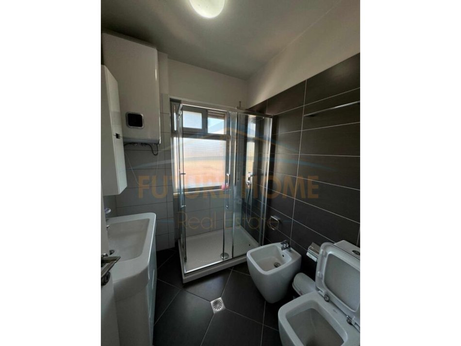 Tirane, jepet me qera 2+1 Kati 6, 100 m² 1.100 € (Kopshti zoologjik)