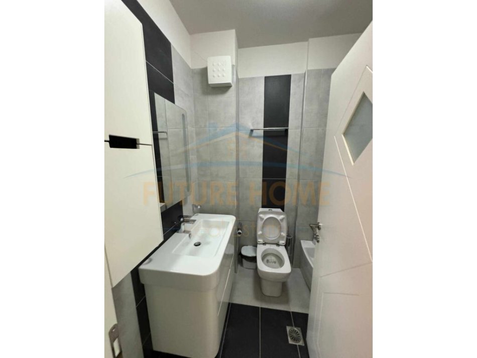 Tirane, jepet me qera 2+1 Kati 6, 100 m² 1.100 € (Kopshti zoologjik)