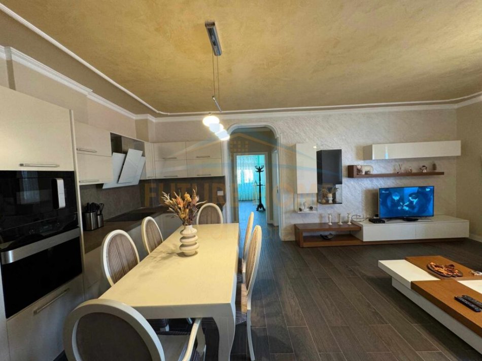Tirane, jepet me qera 2+1 Kati 6, 100 m² 1.100 € (Kopshti zoologjik)