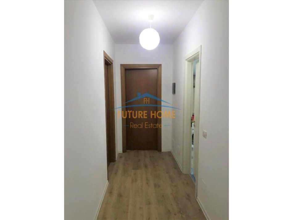 Tirane, jepet me qera apartament 2+1+Ballkon Kati 2, 96 m² 500 € (21 Dhjetori)