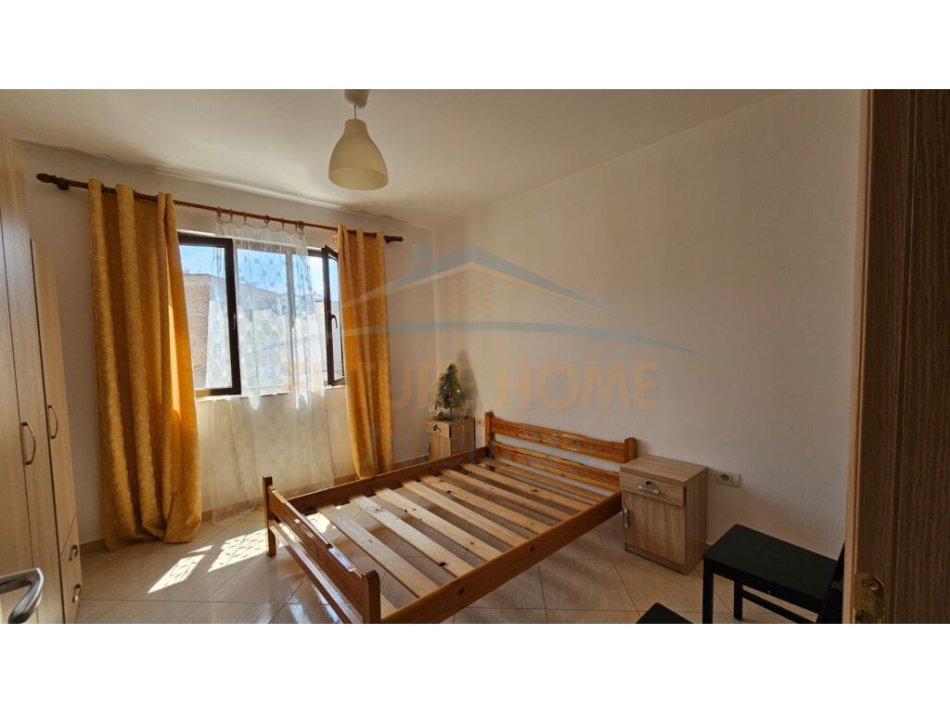 Tirane, jepet me qera apartament 1+1 Kati 3, 66 m² 450 € (Ali Demi)